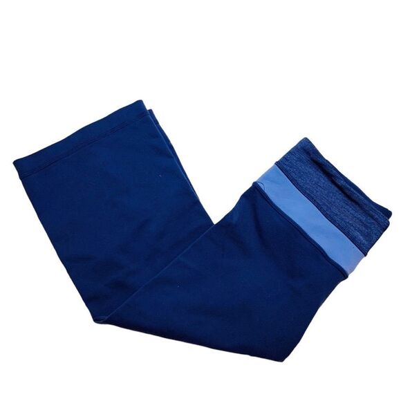 10/$25🦋 Lululemon Blue/Purple Capris - Size 2 - Picture 3 of 10